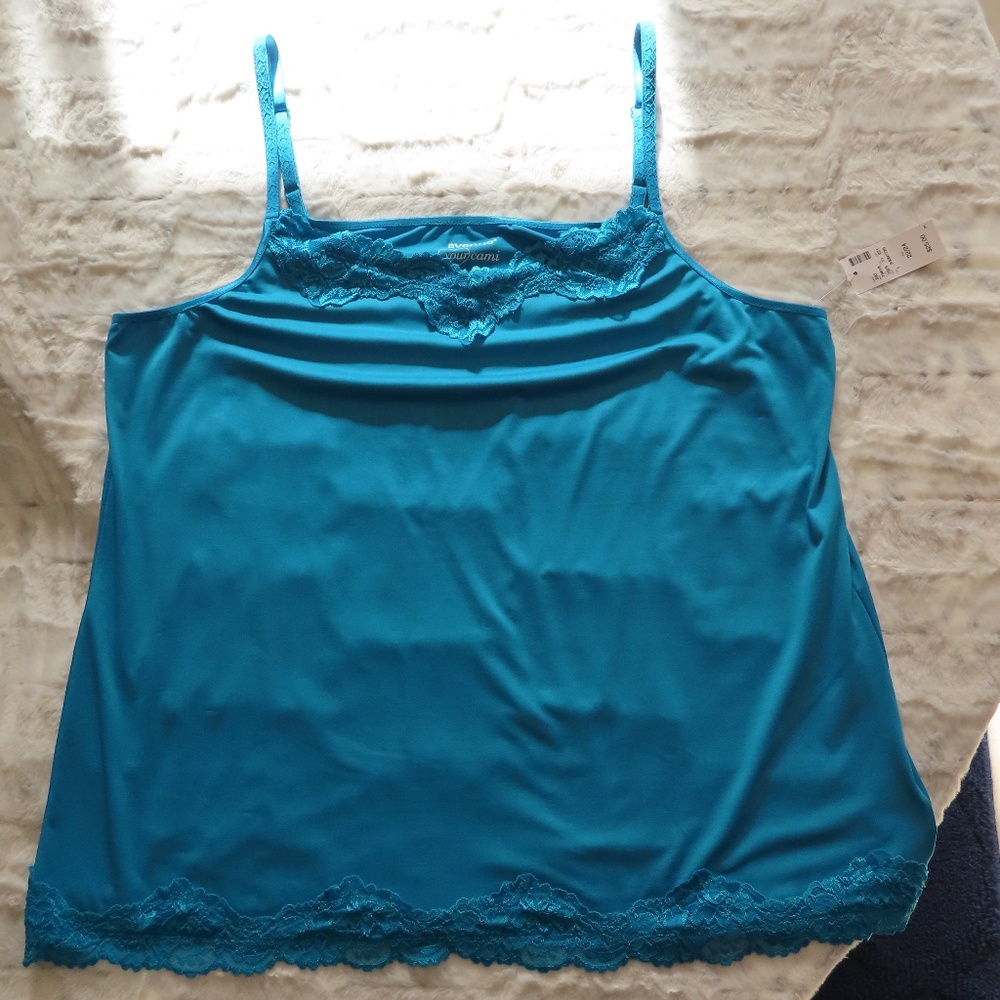 NWT  Avenue Plus Size Cami - Blue 22/24